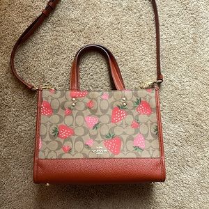 Coach CH325 Dempsey Carryall Signature Wild Strawberry Print